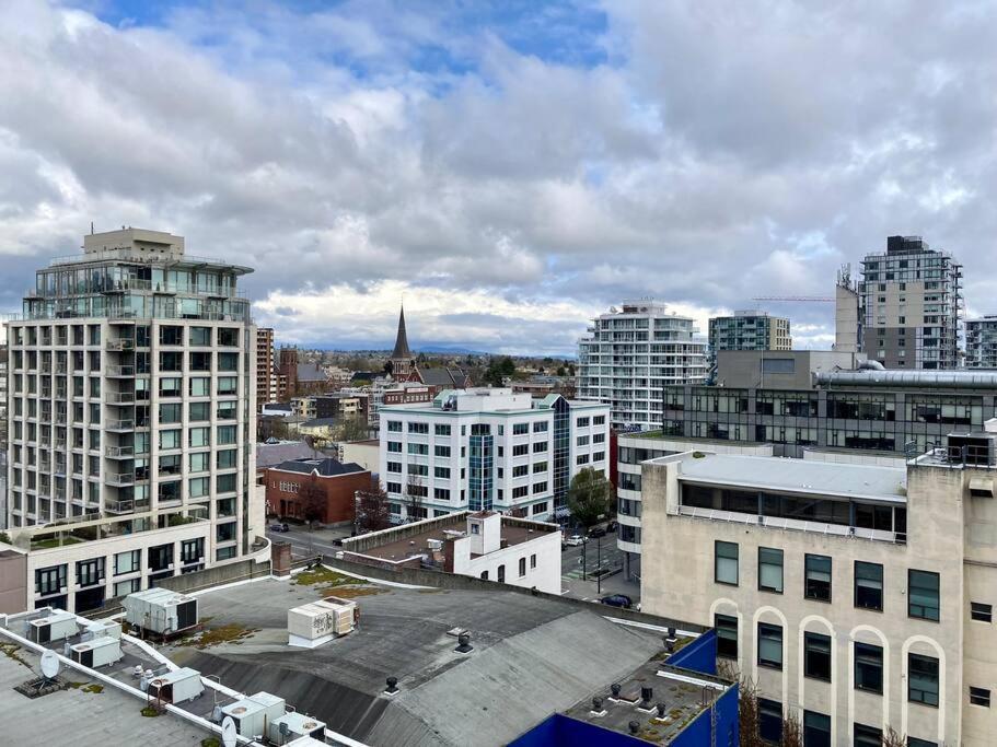 Great View On 11Th Floor Downtown Victoria民宿 Экстерьер фото